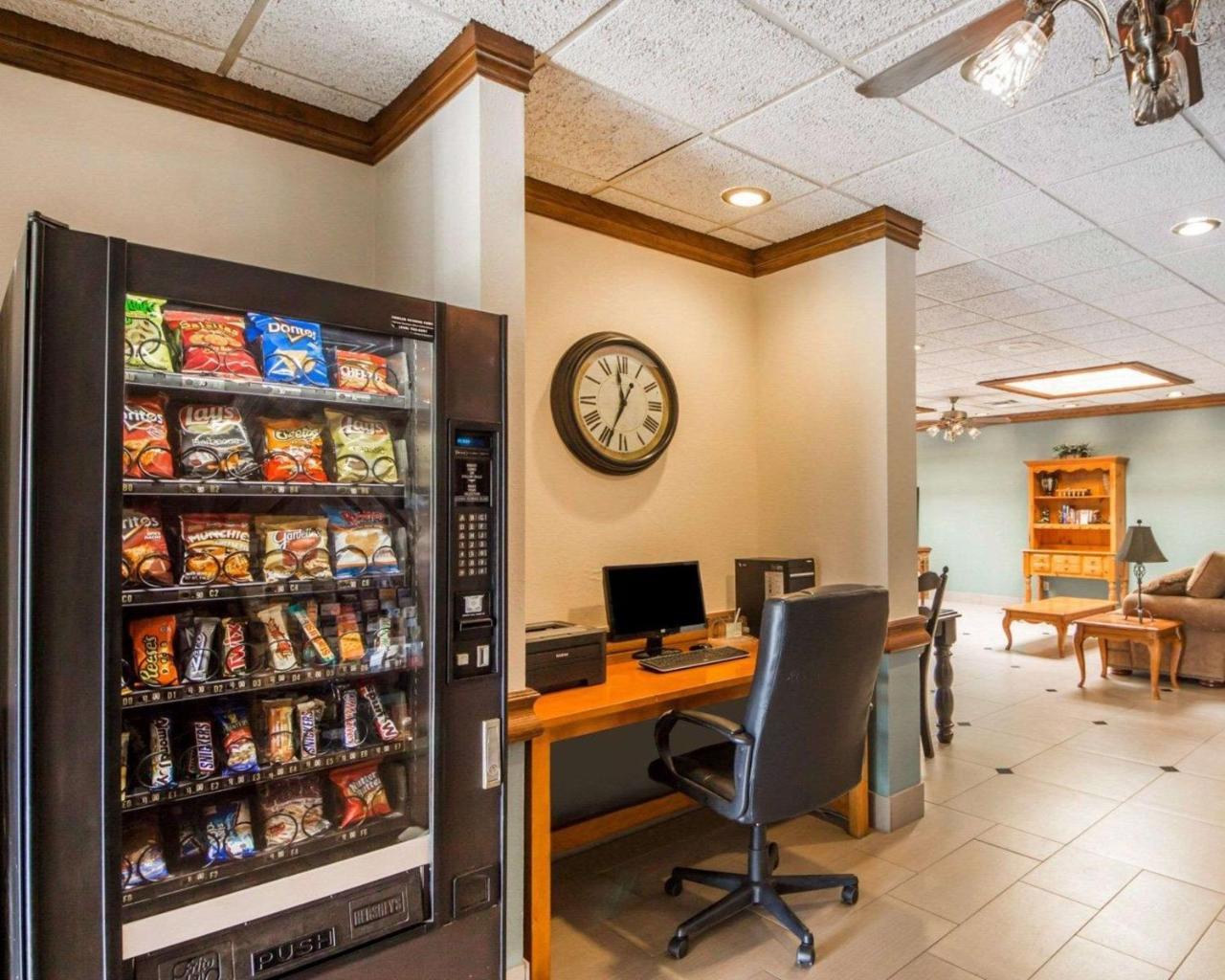 Quality Inn Ponca City Route 77 Bagian luar foto