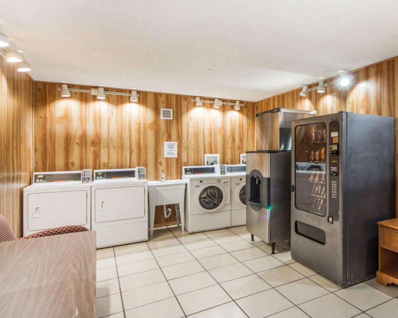 Quality Inn Ponca City Route 77 Bagian luar foto