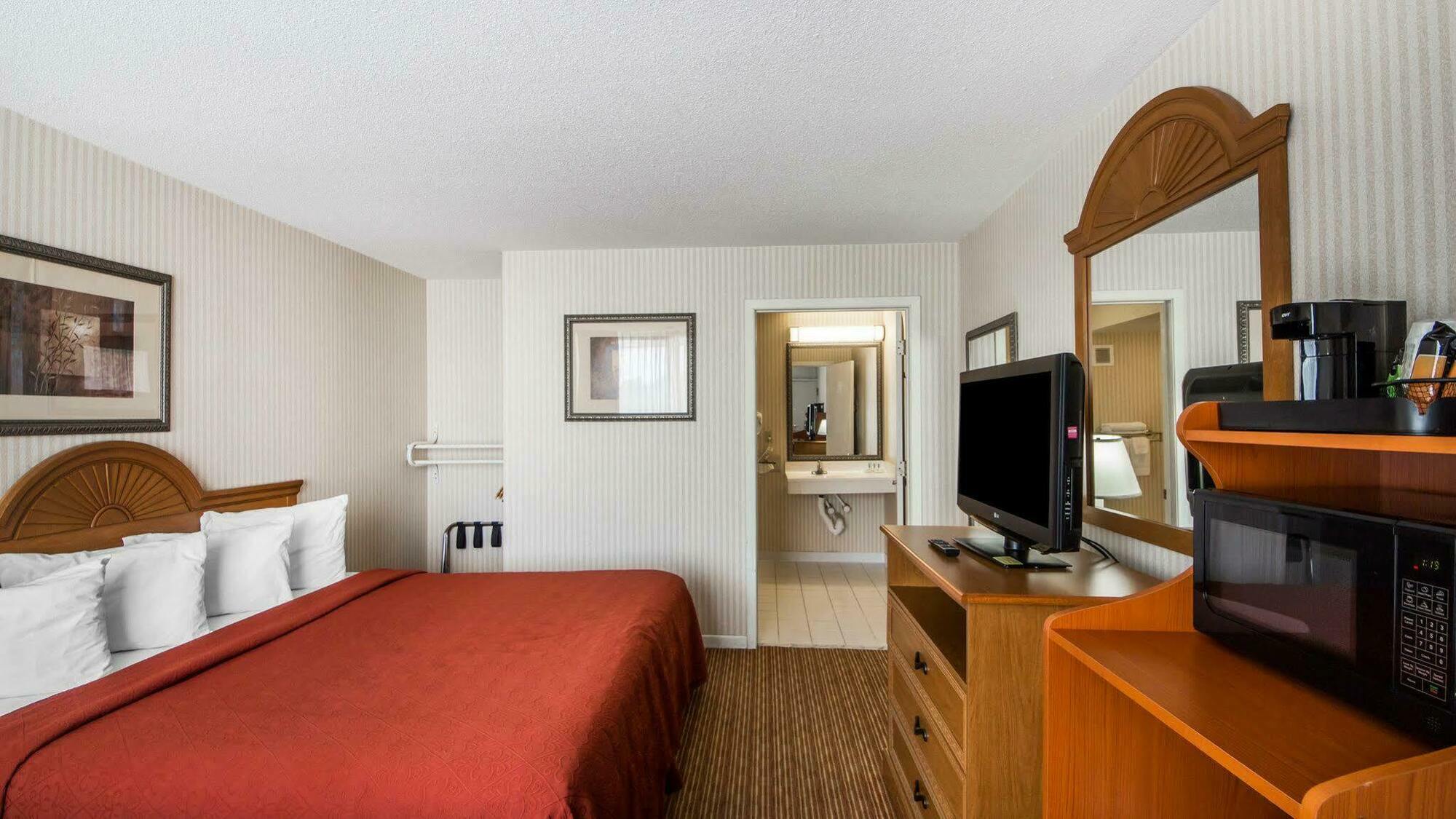 Quality Inn Ponca City Route 77 Bagian luar foto